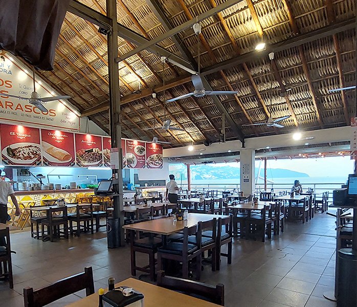 tacos-en-condesa-restaurante-los-tarascos área de comedor en Condesa de taquería Los Tarascos