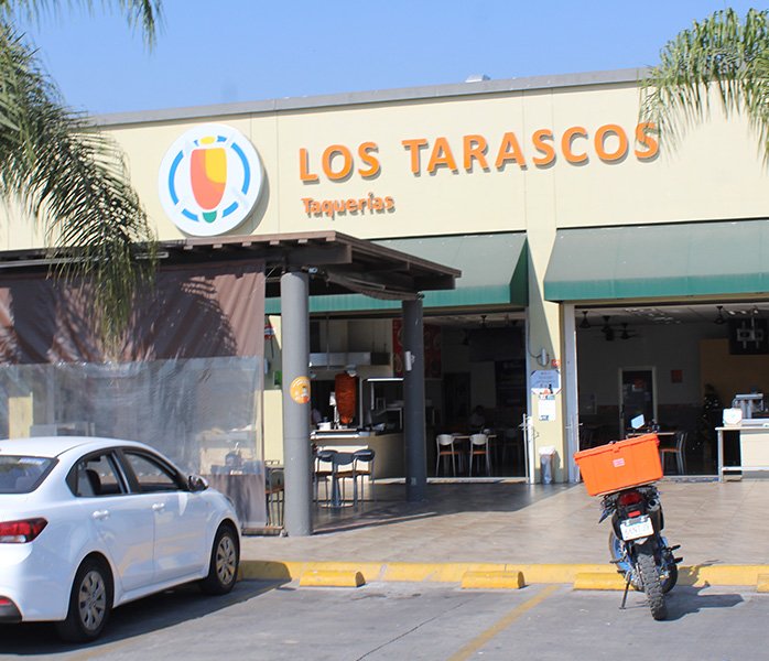 tacos-en-nueva-galicia-los-tarascos-fachada Fachada de taquería Los Tarascos en Plaza Galicia