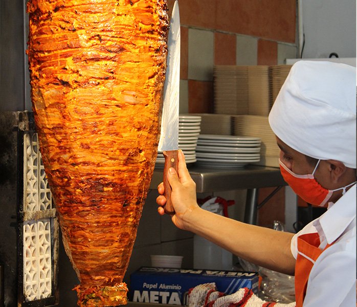 tacos-en-santa-margarita-los-tarascos-carne Pastor haciendo tacos en Santa Margarita Los Tarascos